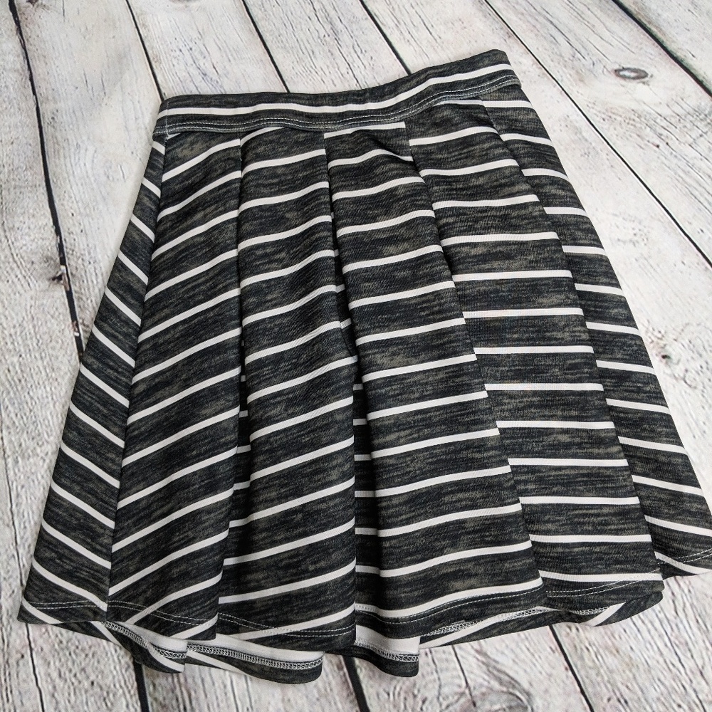 Black & white skirt